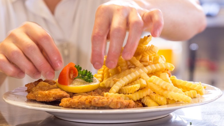 Wiener Schnitzel mit Pommes, © Foto Weidinger