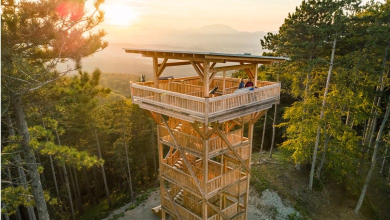 Aussichtsturm Lanzenkirchen/Wiesen, © Wiener Alpen, Martin Fülöp