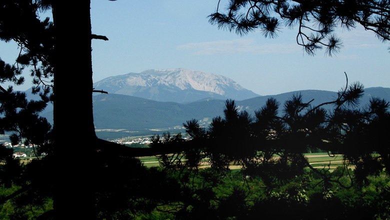 Blick von Gut Guntrams auf den Schneeberg, © Stefan M. Gergely