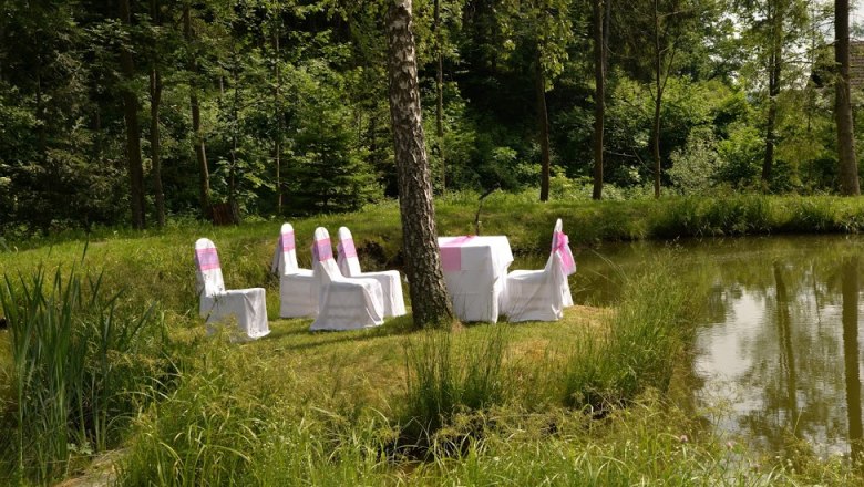 Hochzeit am Teich,, © Hochzeit Gasthaus Buchegger, Foto Buchegger