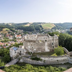 Távoli kilátás a Kirchschlag kastély romjairól, © Wiener Alpen, Franz Zwickl