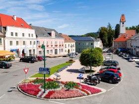 Hauptplatz in Aspang, © Wiener Alpen in Niederösterreich