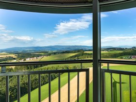 Windrad Lichtenegg - Aussicht von der Plattform, © Wiener Alpen, Christian Kremsl