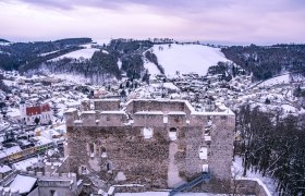 Ausblick von der Burgruine Kirchschlag, © Wiener Alpen in Niederösterreich