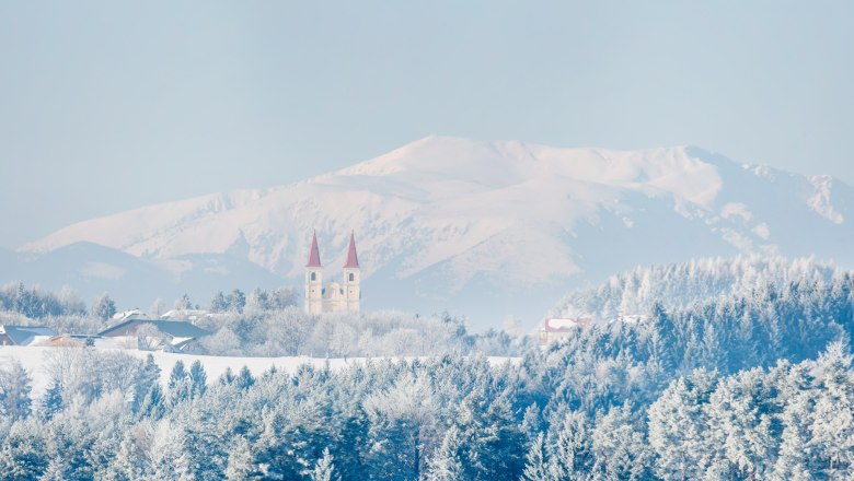 Wallfahrtskirche Maria Schnee mit Schneeberg, © Wiener Alpen, Foto: Franz Zwickl