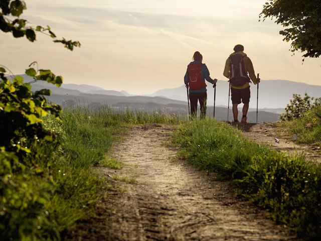 Hiking in Austria's &quot;Bucklige Welt&quot;, © Wiener Alpen, Florian Lierzer